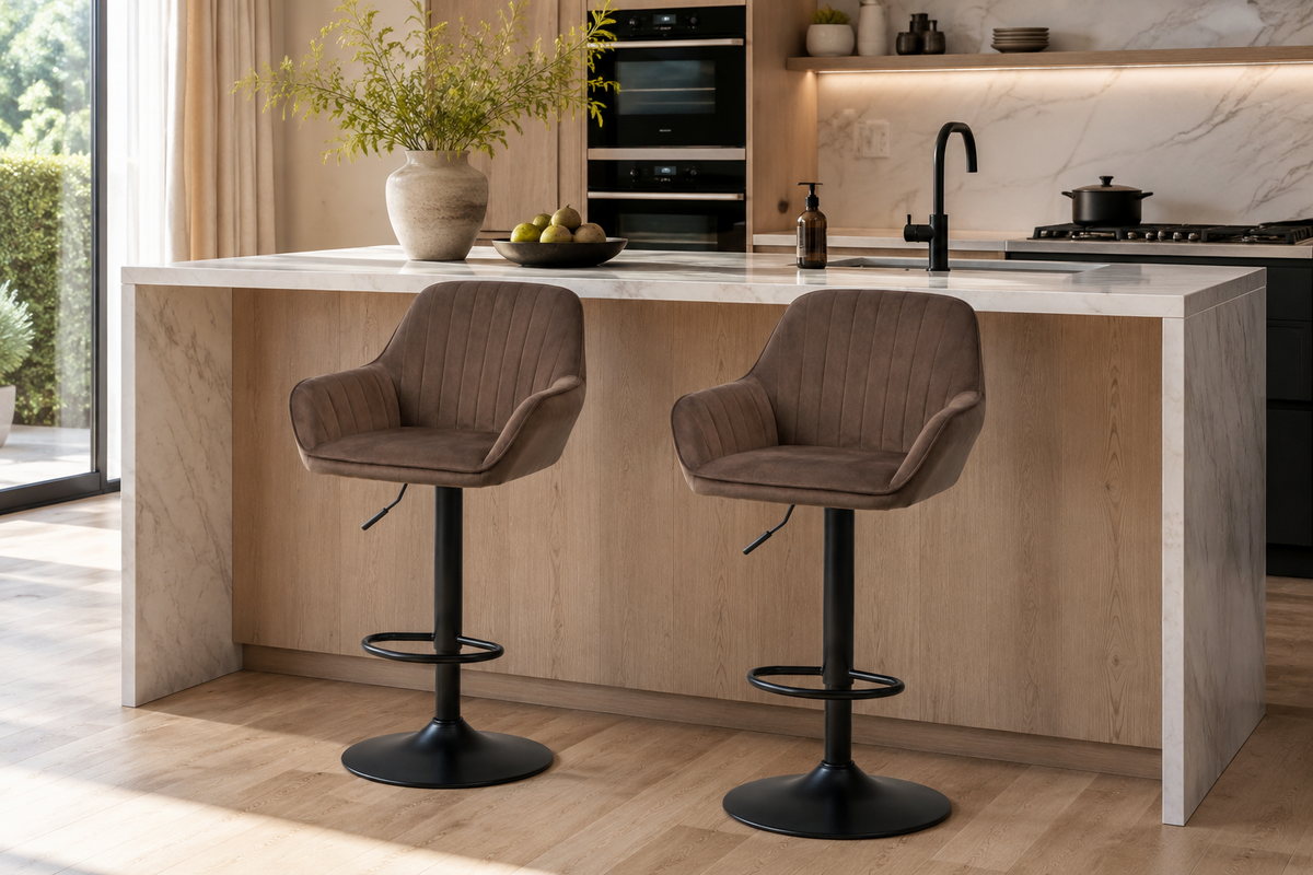 Lot de 2 tabourets de bar pivotants en velours, dossier et accoudoirs